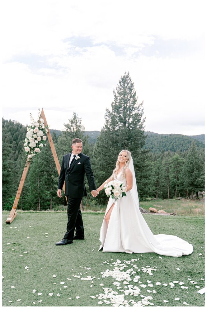 woodlands colorado bride and groom